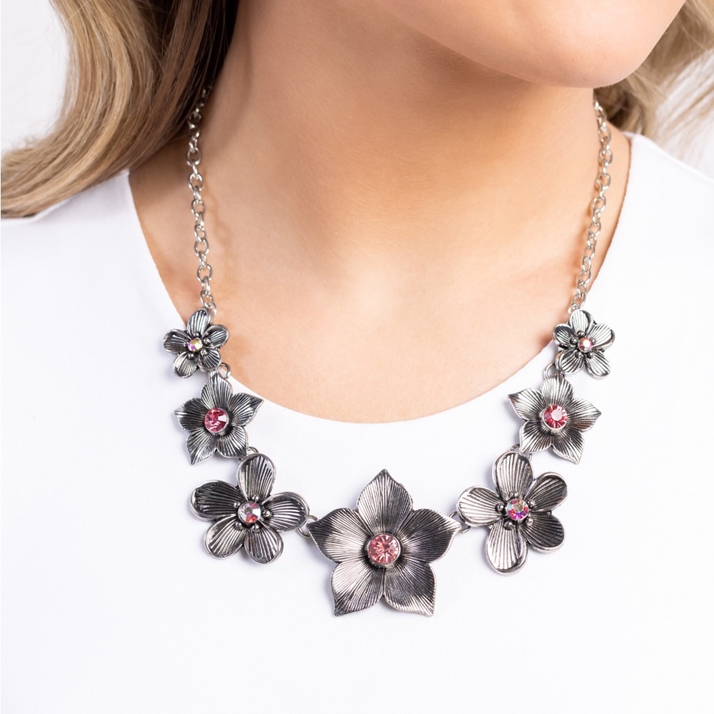 NWT Boutique Pink & Iridescent Rhinestone Silver Flower Necklace & Earrings - Picture 1 of 3